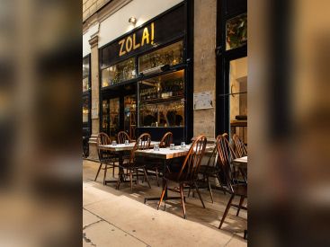 Zola installe sa grande terrasse couverte dans le Passage des Panoramas