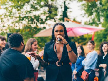 Madame Arthur en résidence d'été au Jardin Suspendu du Parc Floral
