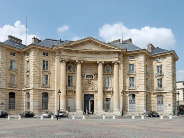 Assassinat de Samuel Paty : un hommage national prévu dans de la cour de la Sorbonne mercredi