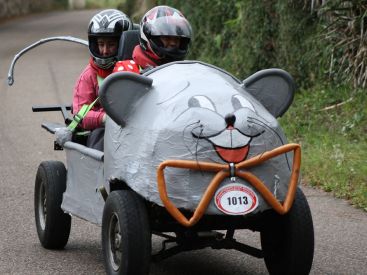 Octobre Rose 2022 : les BriisCars, une course de caisses à savon en Essonne