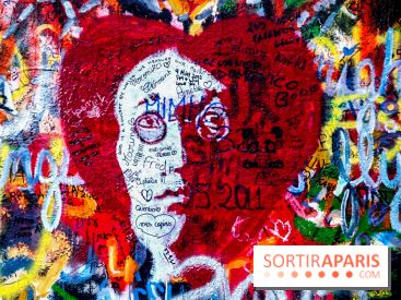 Paris : le mythique mur Lennon s'installe devant le Panthéon