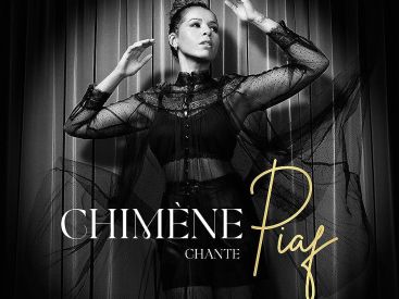Chimène Badi chante Piaf aux Folies Bergère à Paris