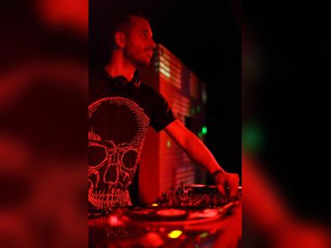 The Freakshow avec Matthias Meyer au Batofar 