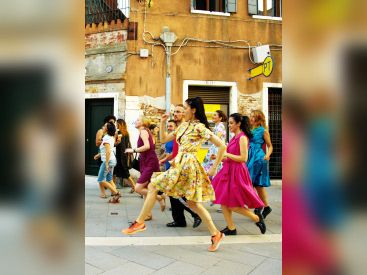 La parade de Marinella Senatore au Centre Pompidou