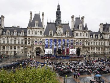 Le parvis de l’Hôtel de Ville devient "Place de l’Hôtel de Ville - Esplanade de la Libération"