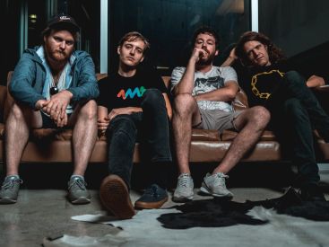 Survive, le groupe derrière le générique de Stragers Things, de passage au Badaboum 