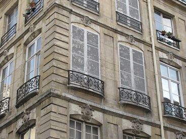 Pourquoi voit-on des fenêtres murées dans Paris ? Voici d'où viennent c'est "fausses fenêtres"