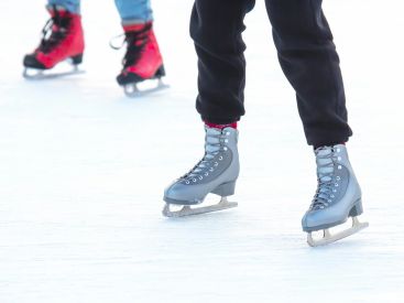 Patinoire éphémère à Étréchy (Essonne) : une sortie de Noël en famille sur vraie glace à 1h de Paris