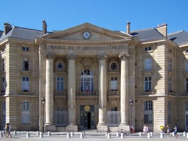 Les mairies les plus insolites d'Île-de-France : les architectures les plus originales 