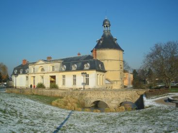 Ce donjon est le dernier vestige d'un ancien château d'Essonne : voici son histoire !