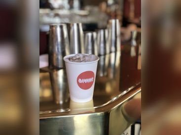 Déconfinement : à Paris, ce bar propose ses cocktails à emporter