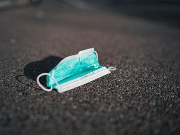 Coronavirus : masques jetés au sol, vers une nouvelle forme de pollution ?