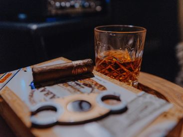 À Paris, une expérience cocktail immersive au cœur d'un cartel