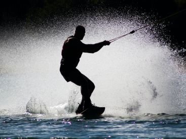 Insolite à Paris : du Ski Nautique sur la Seine