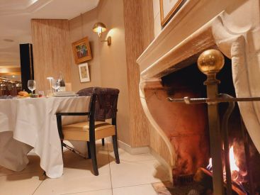 Insolite : un hôtel parisien nous propose de revivre une soirée comme dans "le monde d'avant"