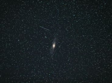 Une boule de feu verte dans le ciel observée dans le sud de la France : les images de la météorite