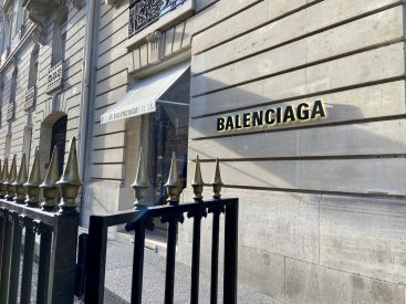 Fashion Week Paris 2022 : le défilé de Balenciaga diffusé en live