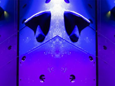 Une soirée électro-techno dans une salle d'escalade à Paris