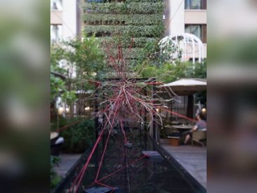 The Red Garden : installation artistique et cocktails éphémères au Mandarin Oriental