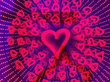 Emmanuelle Rybojad : son expo lumineuse au Royal Monceau 