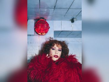 Les Meneuses : la revue qui revisite le cabaret au Théâtre Les Étoiles