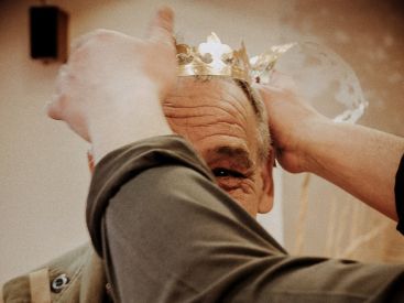 Papy Quichotte, une pièce sur la vieillesse et l’imaginaire au Théâtre Paris-Villette