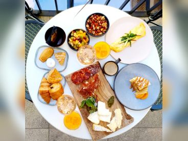 À Paris, l'hôtel des Grands Boulevards lance son offre "brunch en chambre"