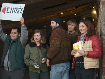 [Télé] Discount : Une comédie sociale pleine de solidarité et d’humour sur C8