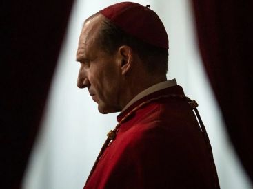 Conclave : Ralph Fiennes mène un thriller politique au cœur du Vatican - Bande-annonce