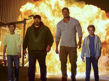 Une journée incontrôlable : Kevin James, Banks Pierce, Benjamin Pajak, Alan Ritchson