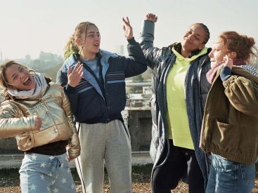 Les Filles du ciel : Mona Berard, Héloïse Volle, Yowa-Angélys Tshikaya, Shirel Nataf