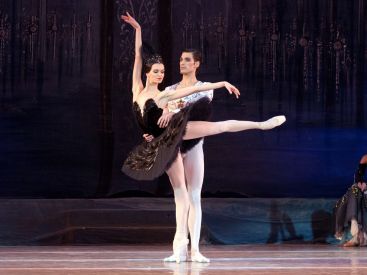 Le Lac des Cygnes de Tchaïkovski au Théâtre des Champs-Elysées : invitations