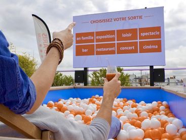 "Alexa, que faire à Paris ce week-end ?", "OK Google, lance l'agenda Parisien !"