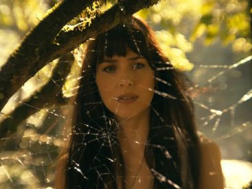 MADAME WEB : Dakota Johnson incarne Cassandra Webb au cinéma en février 2024