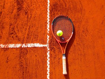 Où jouer au tennis à Paris sur terrain découvert ? 
