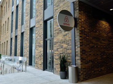 Airbnb mise sur le tourisme local pour relancer son activité 