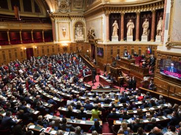 Coronavirus : le Sénat adopte une mesure pour la réouverture des bars et des discothèques