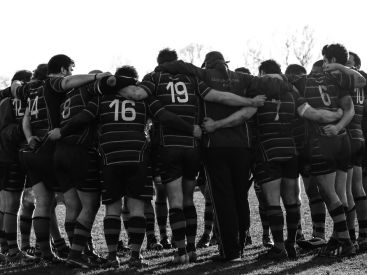 Attentat de Conflans : le monde du sport rend hommage à Samuel Paty, brassards noirs en compétition