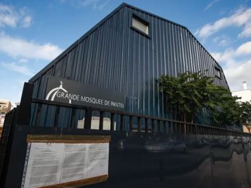 Séparatisme : Gérald Darmanin annonce une "action massive" de contrôle sur 76 mosquées 