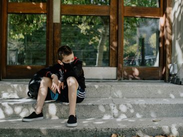 Auto-confinement dans les écoles : des consignes floues perturbent syndicats et parents d'élèves