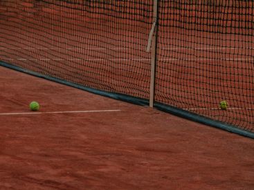 Paris : Peut-on jouer au tennis malgré les restrictions ? Ce qu'il faut savoir avant de réserver
