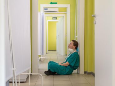 Covid : tous les soignants appelés en renfort dans les hôpitaux par le gouvernement 