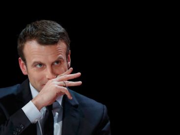 Emmanuel Macron s'inquiète d'une "société qui se radicalise"