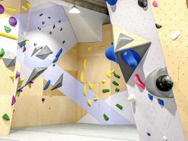 Le Triangle, nouvelle salle d'escalade de bloc à Bercy Village