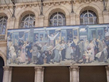 Le tableau que les voyageurs ne voient presque jamais : Le secret des Poilus de la Gare de l’Est