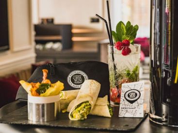 Le W Paris-Opéra lance Streetwear Yourself, une expérience food et fashion