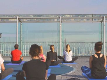 Des cours de yoga sur la terrasse de la tour Montparnasse