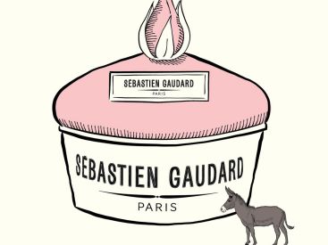 Sébastien Gaudard crée un gâteau d'amour pour le Théâtre Marigny