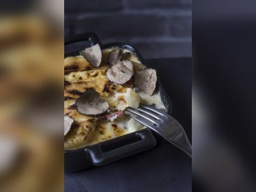 Une tartiflette savoyarde à la truffe chez Artisan de la truffe