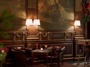 Black Bar, le bar de Noël 2019 du Meurice